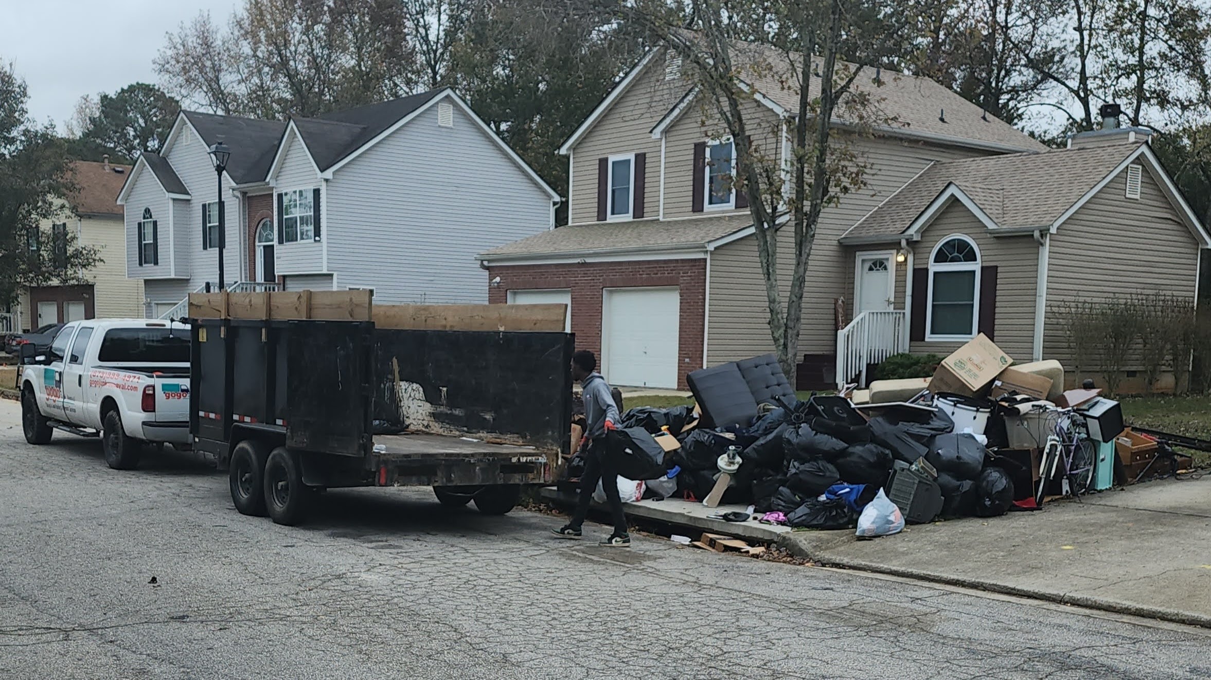 Read more about the article Junk Removal for Property Managers: What You Need to Know